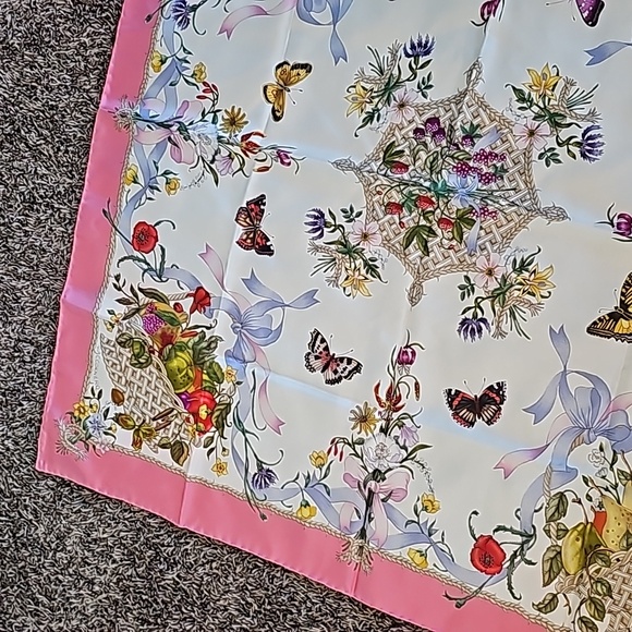 🔥1DAYSALE🔥Gucci Scarf - Picture 4 of 6